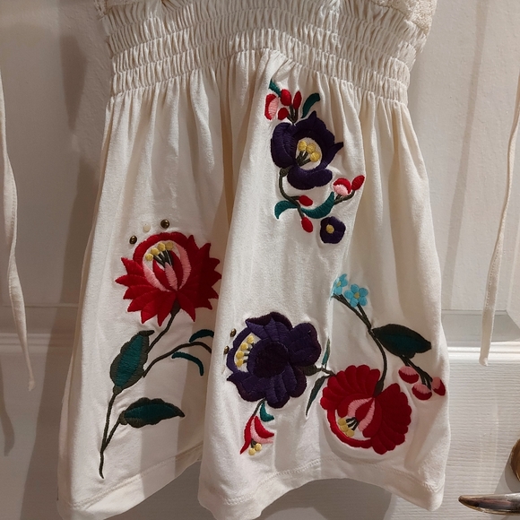 NWOT, Guess | Top w/ Straps & Floral Embroidery - Picture 6 of 11